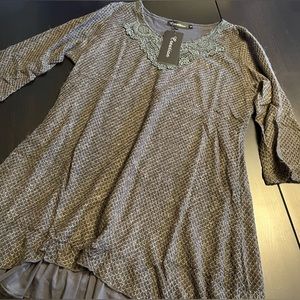 Grey tunic with lace details